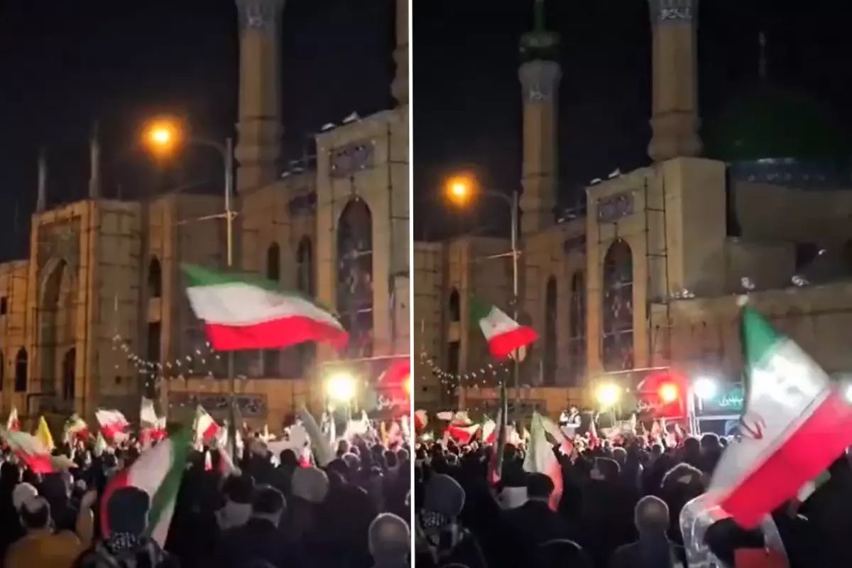 İran\'da binlerce kişi sokaklara döküldü