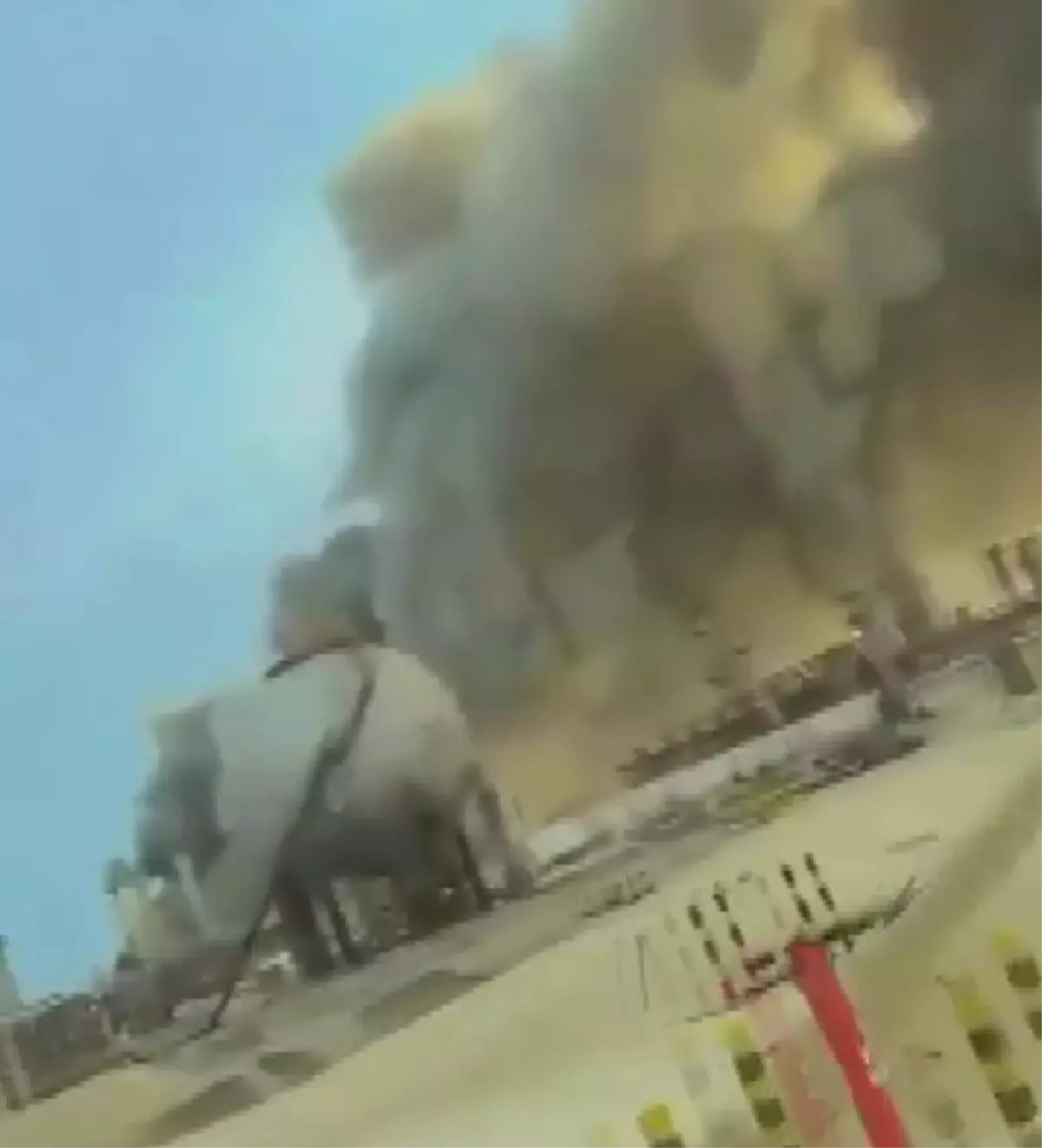 İran\'ın Suudi Rafinerisine İHA Saldırısı