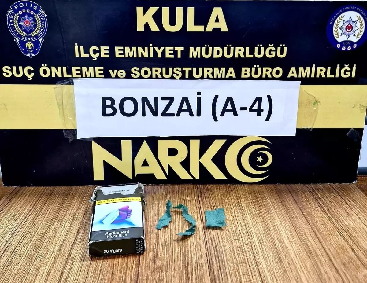Kula\'da Uyuşturucu Operasyonu: 13 Gözaltı, 2 Tutuklama