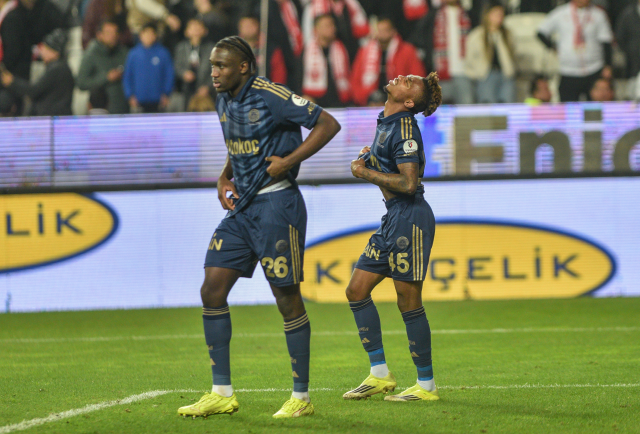 Nihat Kahveci'den Fenerbahçeli yıldıza olay sözler Nihat Kahveci'den Fenerbahçeli yıldıza olay sözler