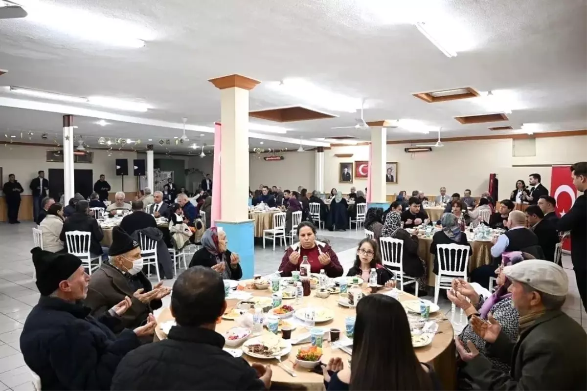 Pehlivanköy\'de şehit aileleri ve gaziler onuruna iftar yemeği verildi