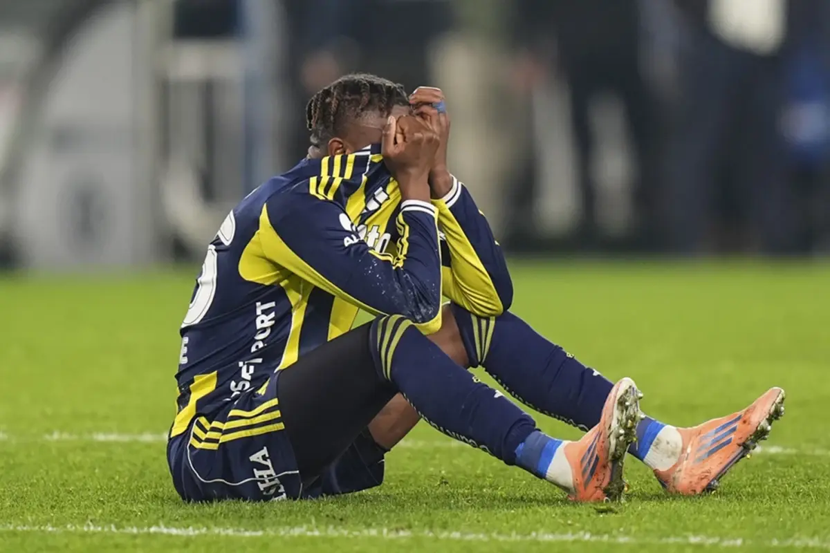 Sakatlıklarla boğuşan Fenerbahçe\'ye bir şok daha