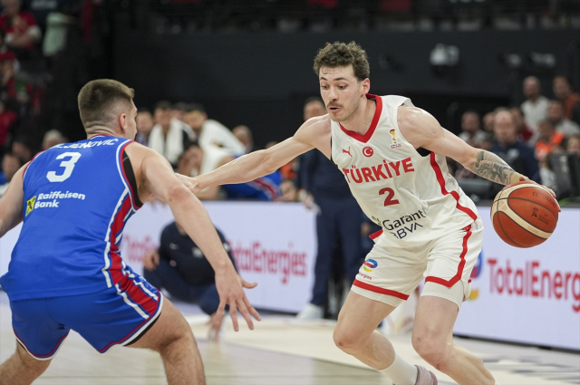 Sırbistan'ı deviren 12 Dev Adam, 4'te 4 yaparak ikinci tura yükseldi Sırbistan'ı deviren 12 Dev Adam, 4'te 4 yaparak ikinci tura yükseldi