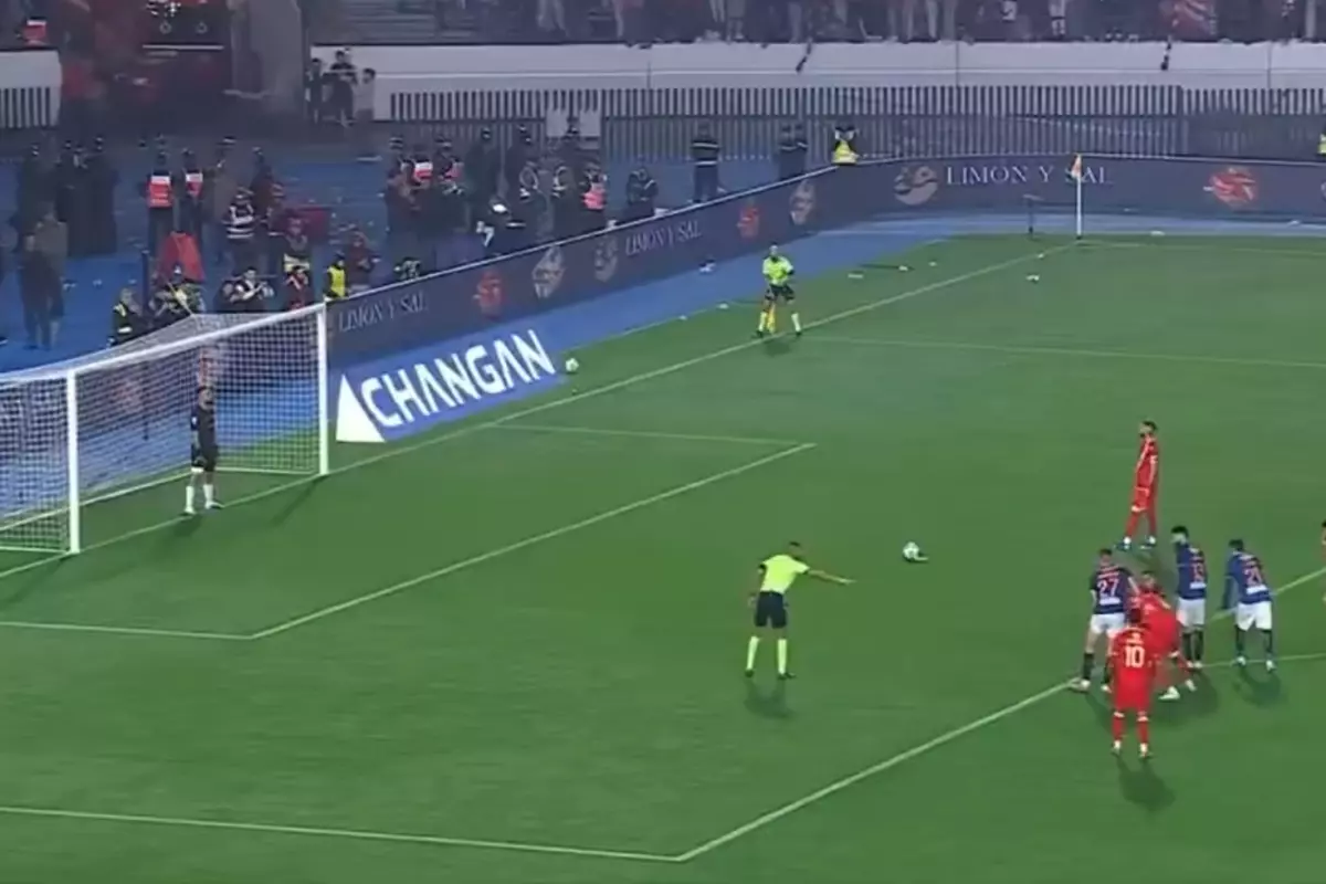 Süper Lig devinden kaçar gibi gitti, yeni takımında kral oldu