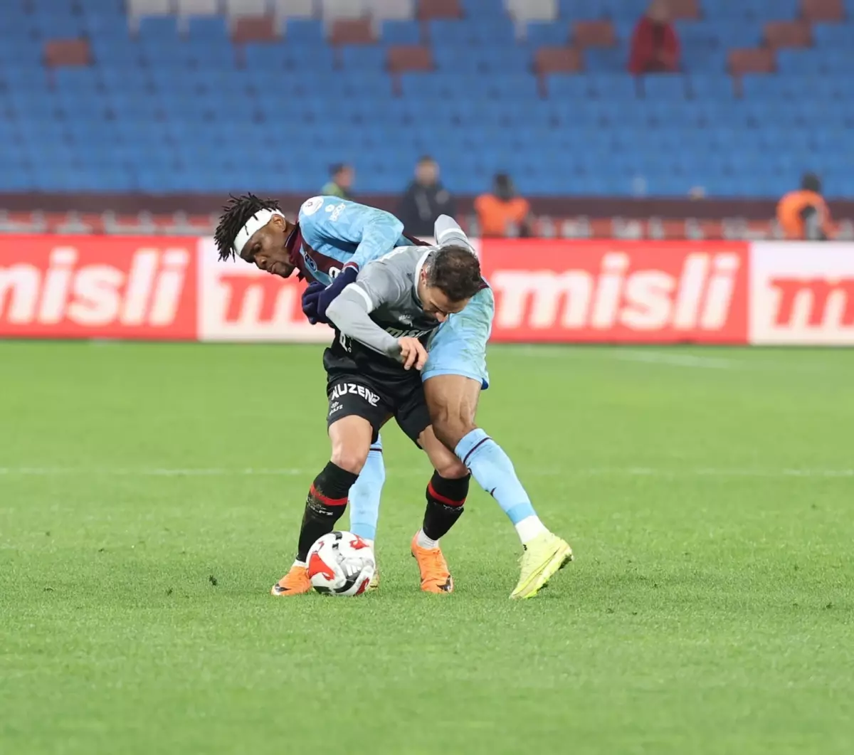 Trabzonspor\'da Nwaiwu\'nun Sağlık Durumu Açıklandı