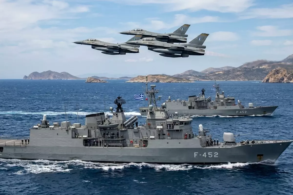 Yunanistan, GKRY\'ye 2 fırkateyn ve 2 savaş uçağı gönderecek