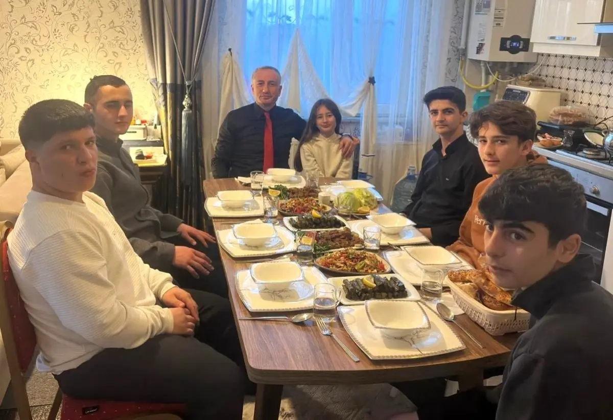 Kökrek\'ten Öğrencilere İftar