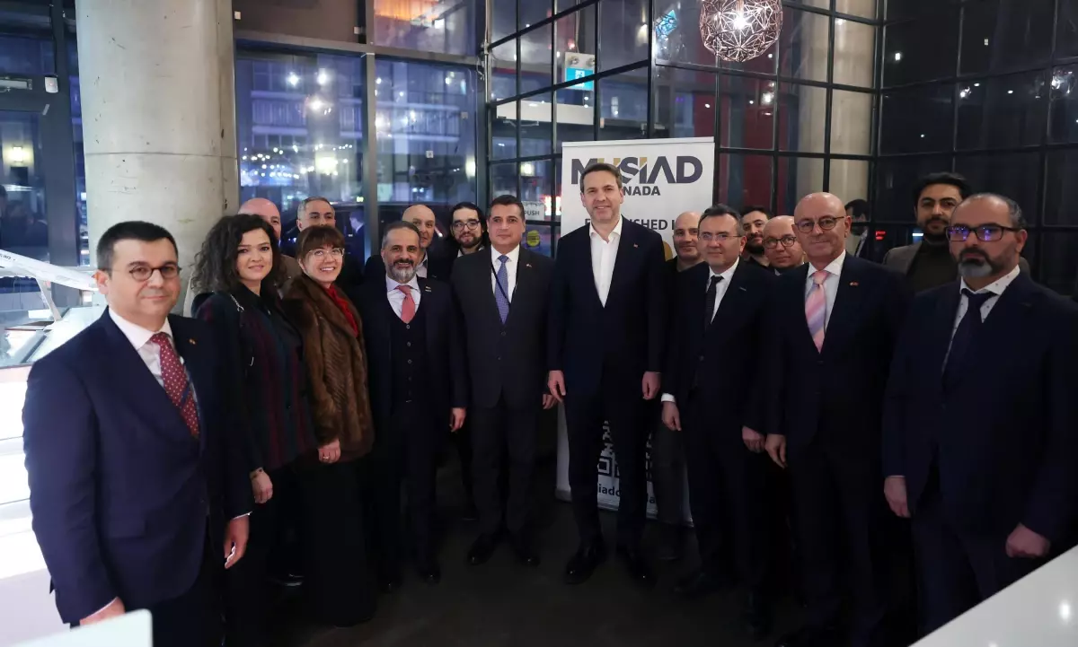 Bakan Bayraktar Toronto\'da