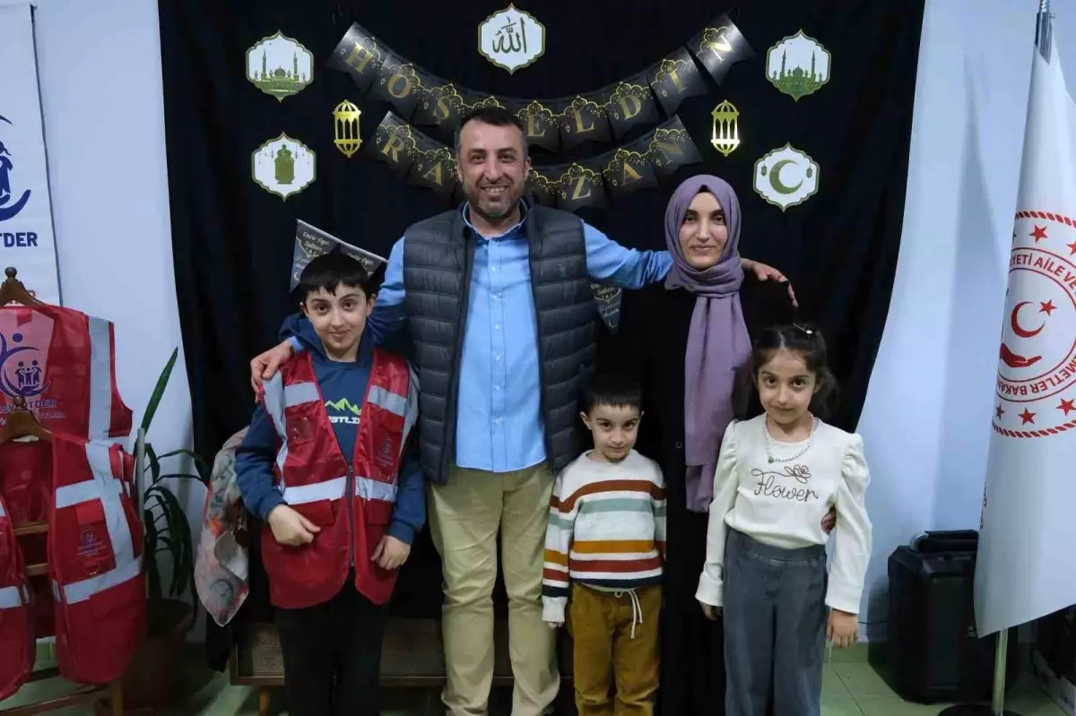 Eskişehir\'de Devlet Koruması Altındaki Çocuklarla İftar