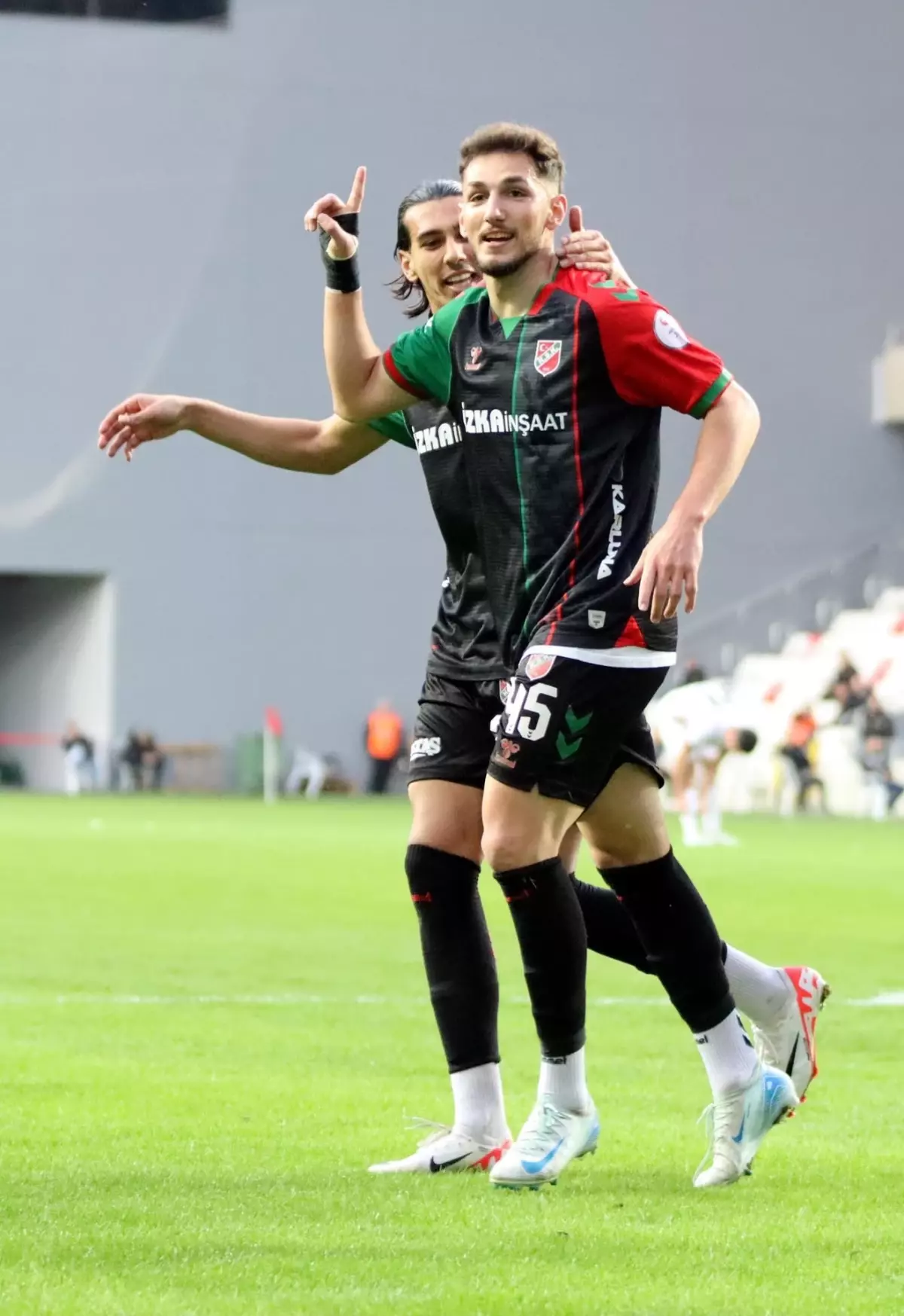 Karşıyaka, Uşakspor\'a Hazırlanıyor