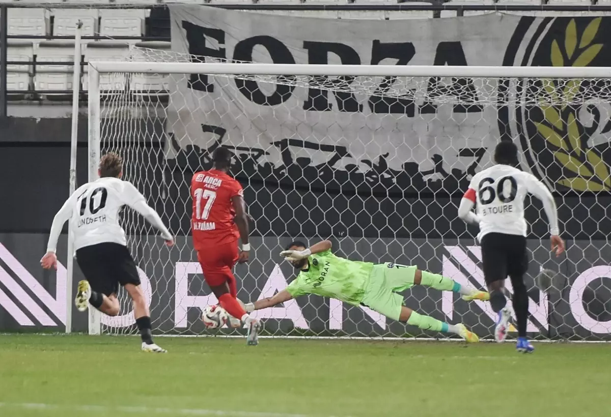 Manisa FK, Çorum FK\'ya Yenildi