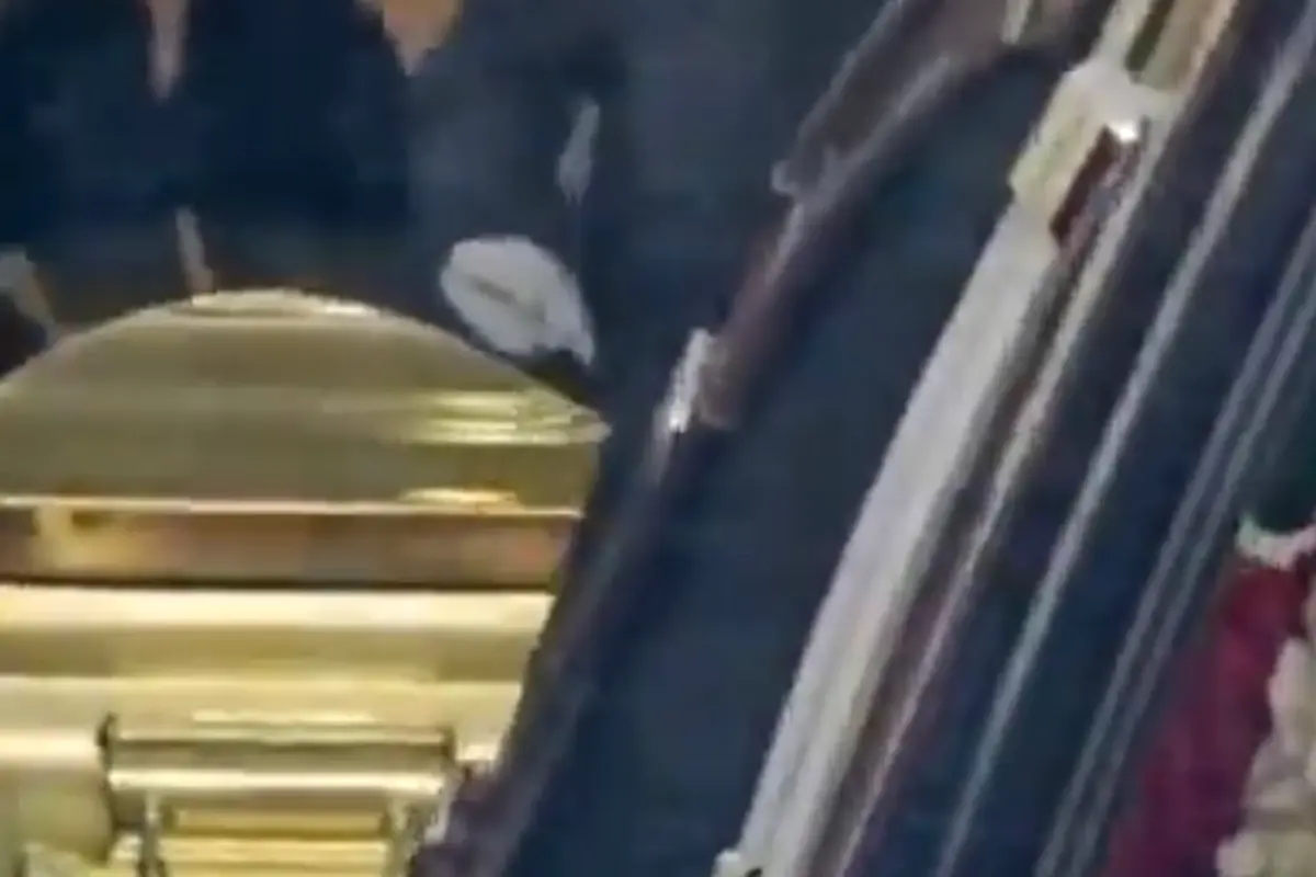 Meksikalı kartel lideri El Mencho\'nun cenazesi altın bir tabutta taşındı