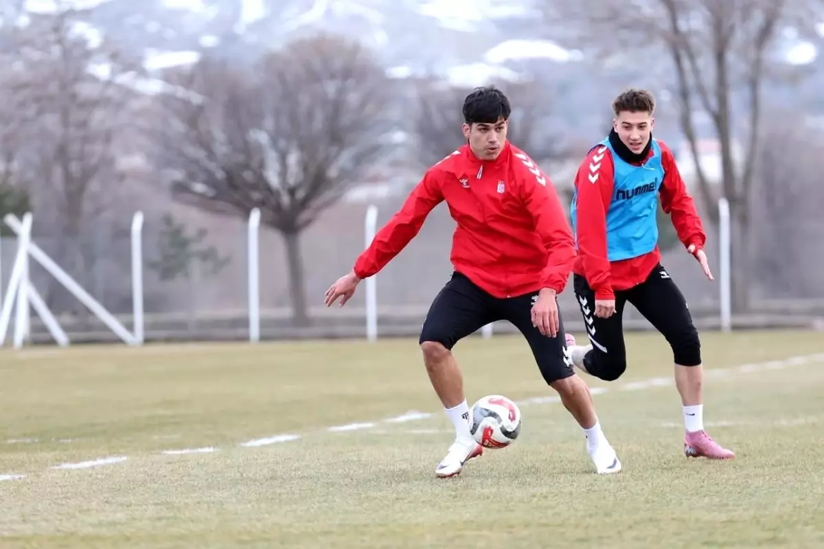 Sivasspor Keçiörengücü Maçına Hazırlanıyor