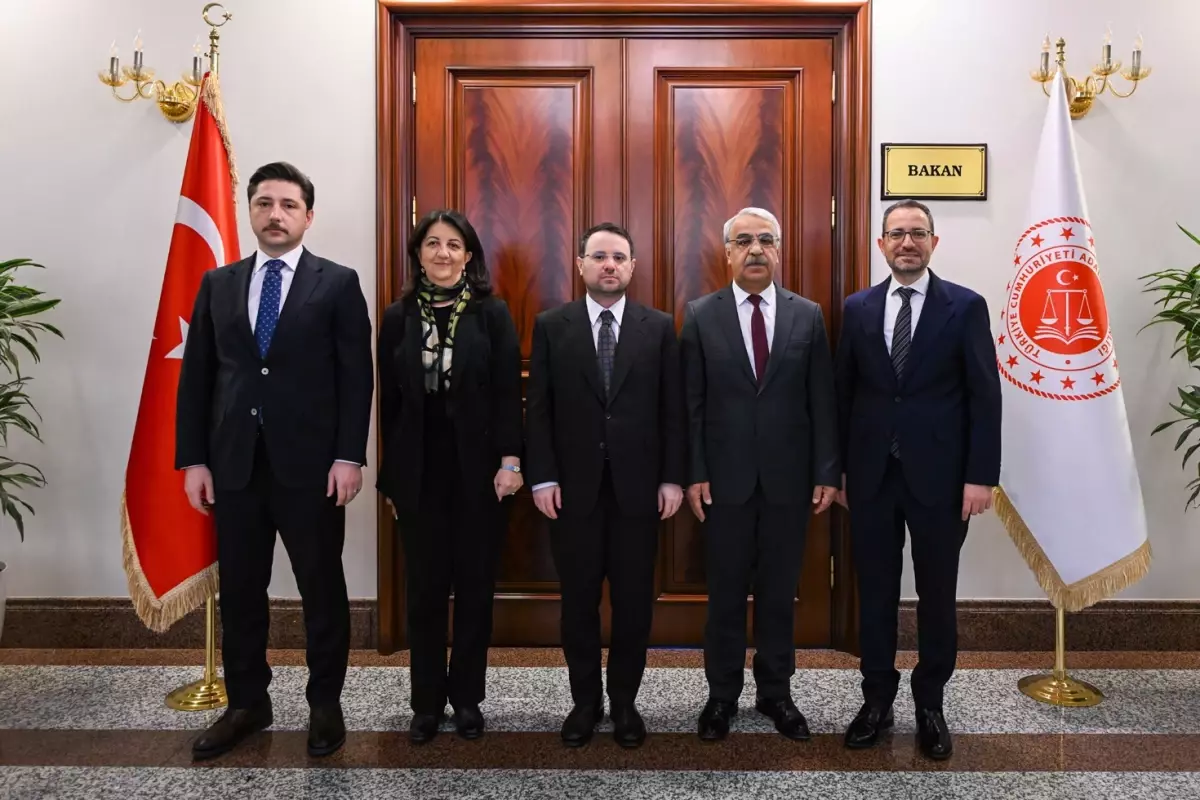 Adalet Bakanı Gürlek, DEM Parti Heyetiyle \'Terörsüz Türkiye\' sürecini görüştü