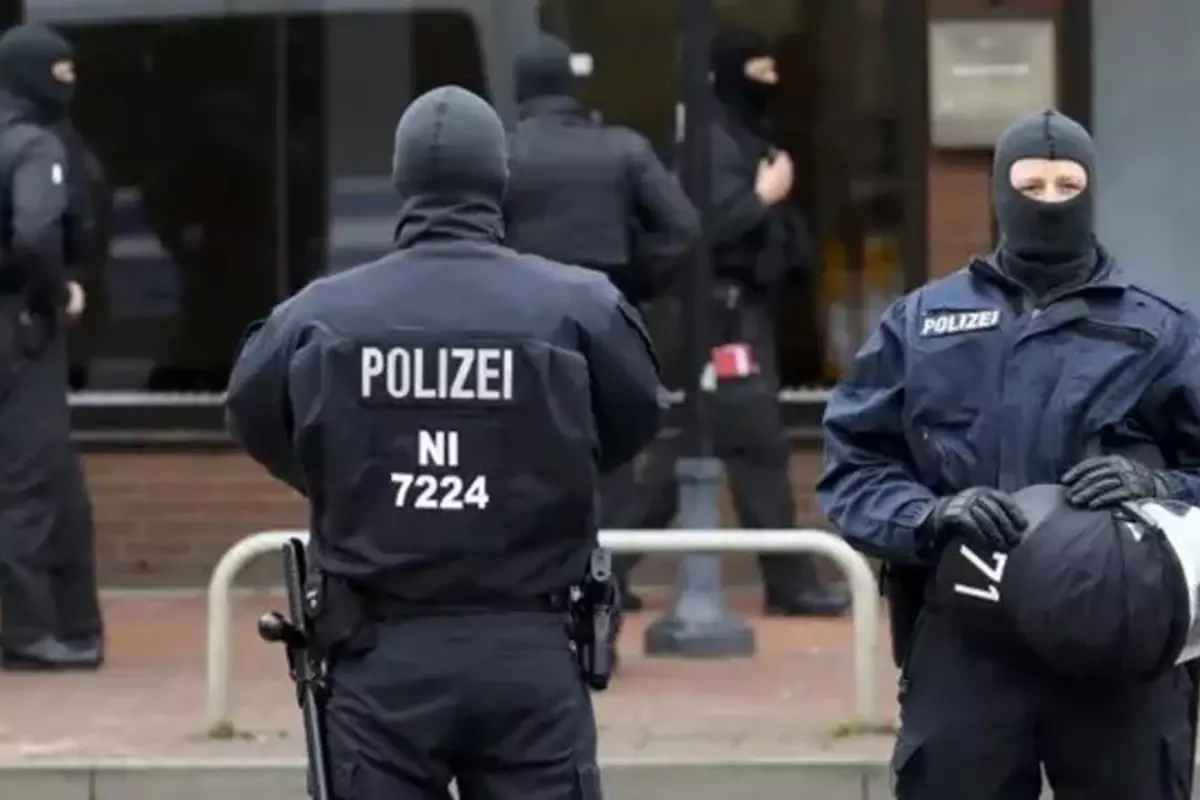 Bremen\'de bomba alarmı, Merkez Tren İstasyonu tahliye edildi