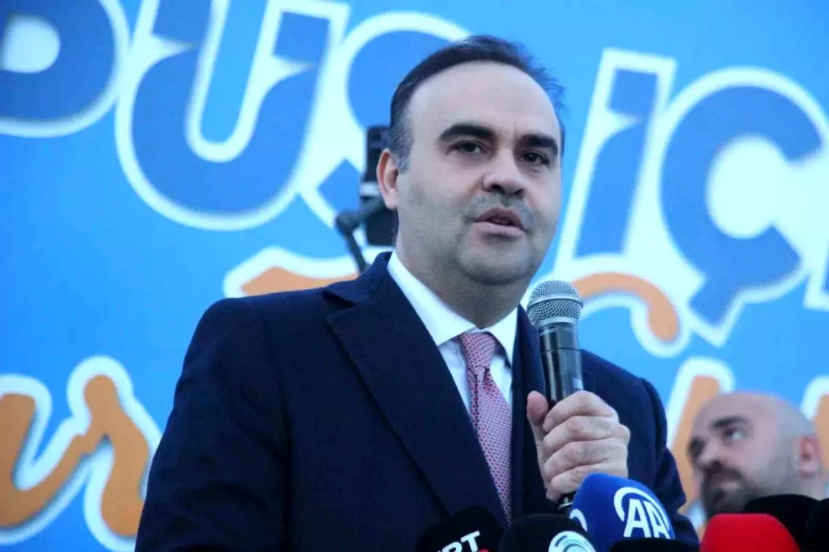 Bakan Kacır, Kocaeli\'de üniversite öğrencileriyle iftarda buluştu