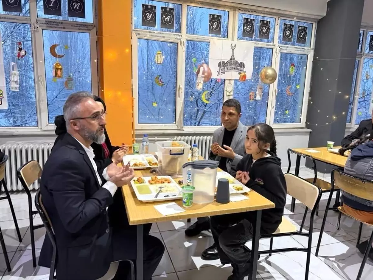 Başkan Durak öğrencilerle iftar açtı