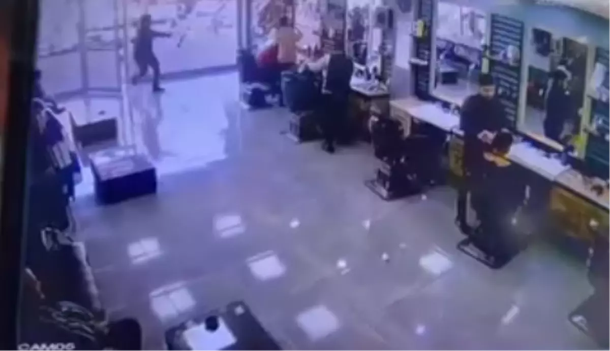 Adana\'da Berbere Tabancalı Saldırı