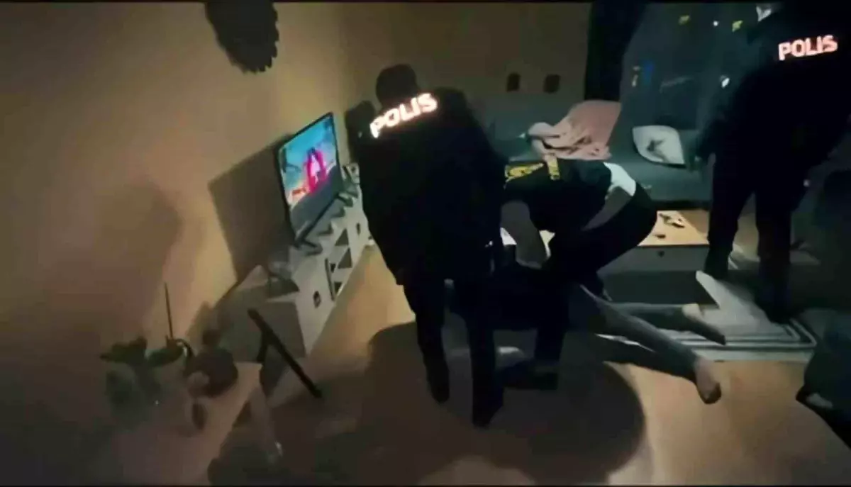 Diyarbakır\'da Dolandırıcılık Operasyonu: 25 Tutuklama