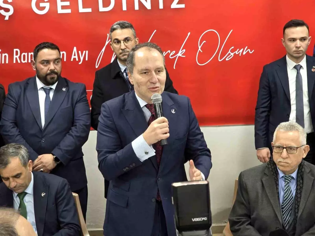 Fatih Erbakan Yozgat\'ta vatandaşlarla iftar sofrasında buluştu