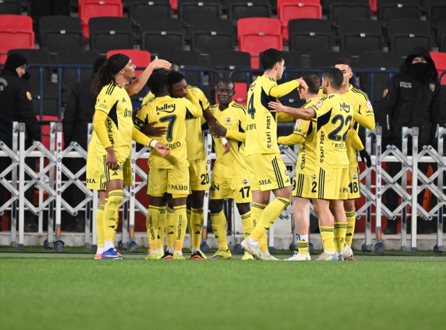 Fenerbahçe kupada 4 golle çeyrek finale yükseldi Fenerbahçe kupada 4 golle çeyrek finale yükseldi