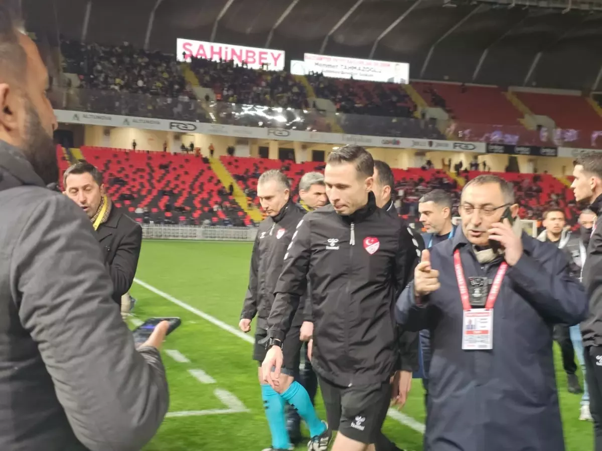 Fenerbahçe-Gaziantep Maçı Işık Sorunu Nedeniyle Gecikmeli Başlayacak