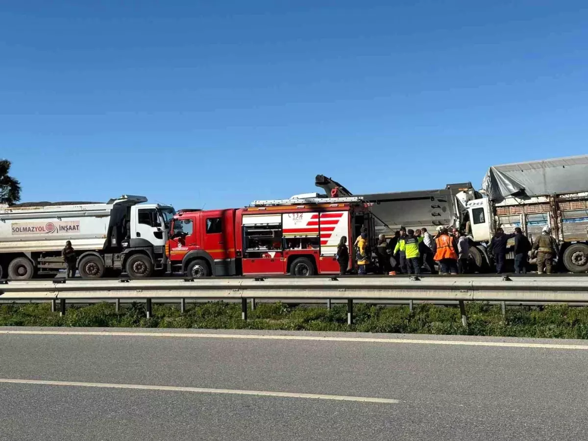 Hatay\'da Kamyon Çarpışması: 1 Ölü