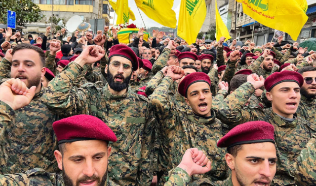 Hizbullah bir ülkeyi resmen ateşe attı! İsrail bugün de füzelerle vurdu Hizbullah bir ülkeyi resmen ateşe attı! İsrail bugün de füzelerle vurdu