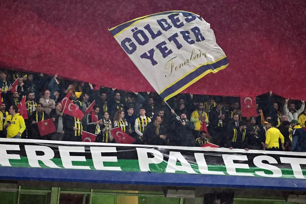 İki taraf el sıkıştı! İşte Fenerbahçe\'deki ilk ayrılık