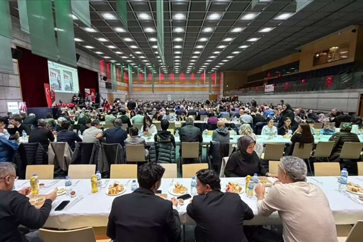 İsviçre Türk Toplumu Zürih\'te iftar sofrasında buluştu