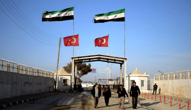 Savaş sürerken Suriye'den dikkat çeken Türkiye kararı Savaş sürerken Suriye'den dikkat çeken Türkiye kararı