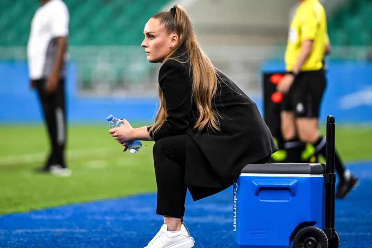 Şenol Güneş\'e benzetilen kadın antrenör viral oldu