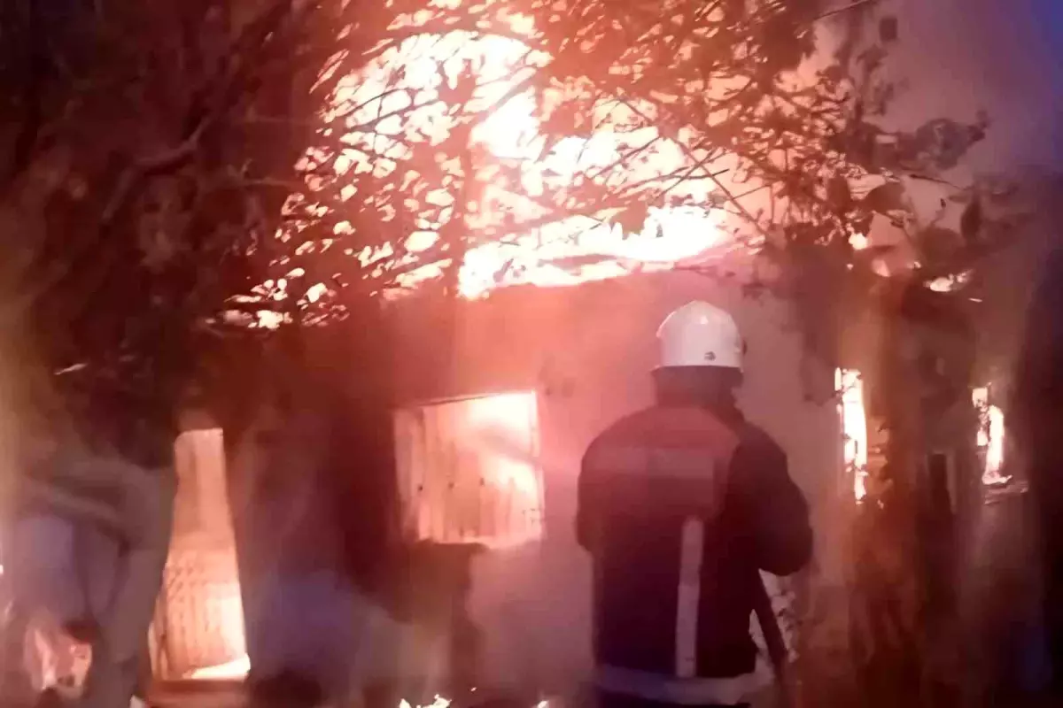 Mersin\'de Sobadan Yangın Çıktı