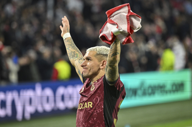 Takımdan ayrılıyor mu? Lucas Torreira gelecekle ilgili kararını canlı yayında duyurdu