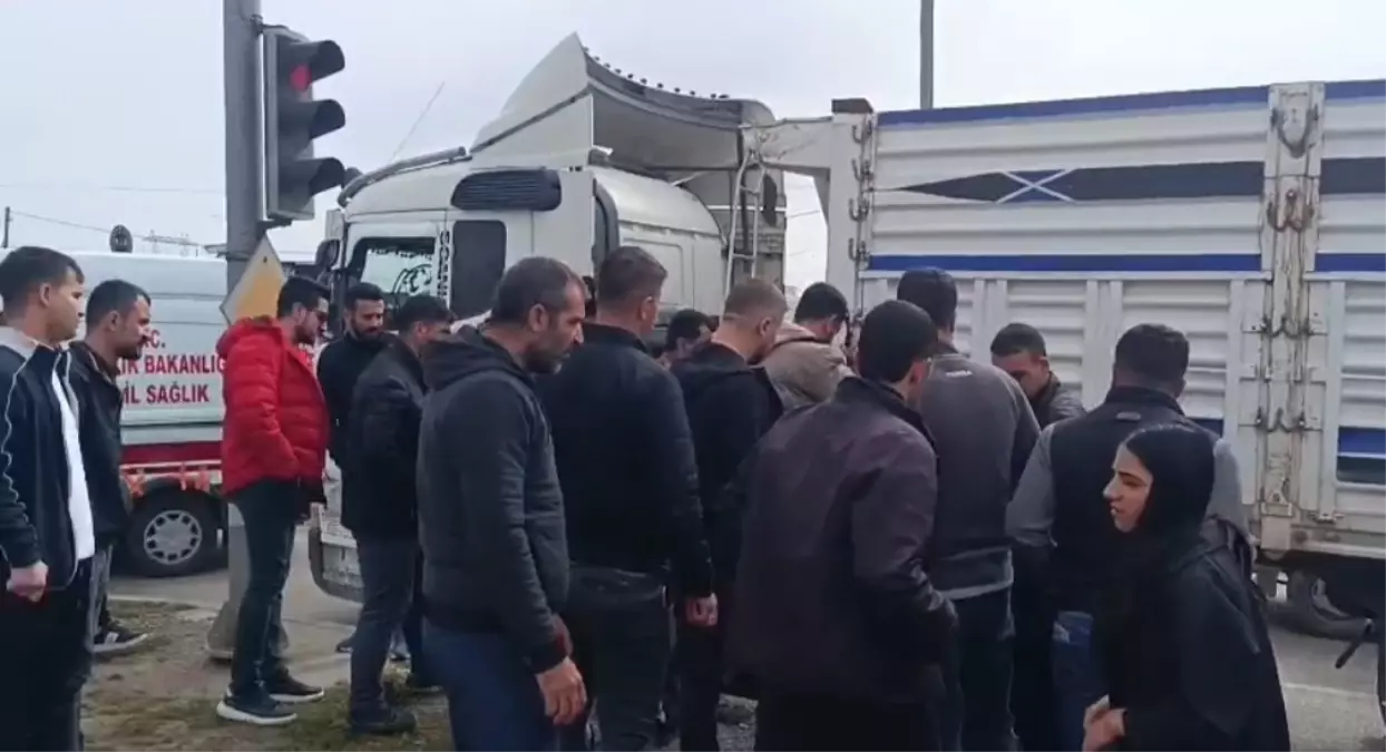 Batman\'da TIR Çarpması: 71 Yaşındaki Kadın Ağır Yaralı