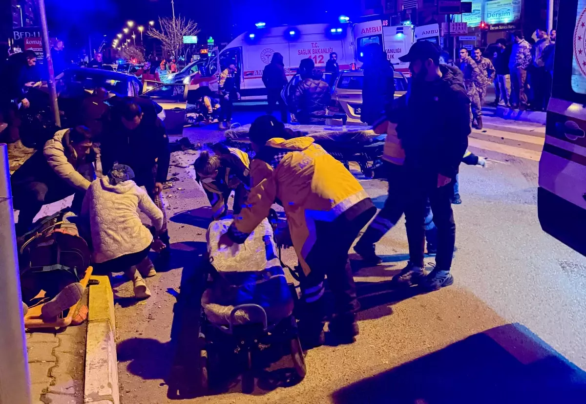 Tunceli\'de Kaza: 1\'i Ağır 4 Yaralı