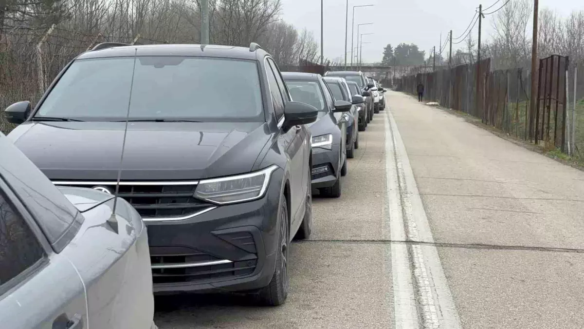 Kastanies Sınır Kapısı\'nda Araç Yoğunluğu