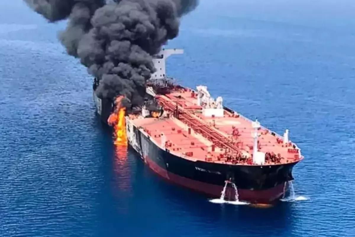 İran, Hürmüz Boğazı\'nda Malta bandıralı gemiyi vurdu