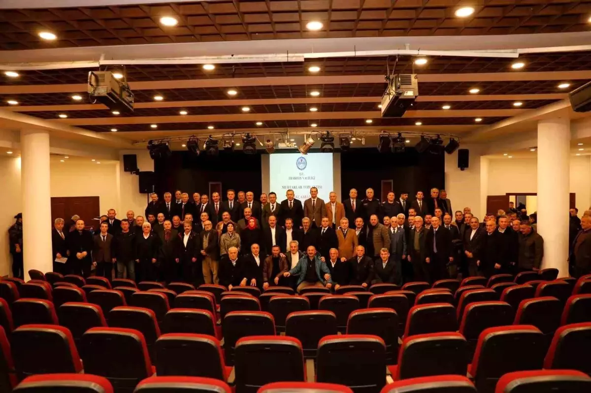 Vali Şahin Akçaabat\'ta muhtarlarla buluştu