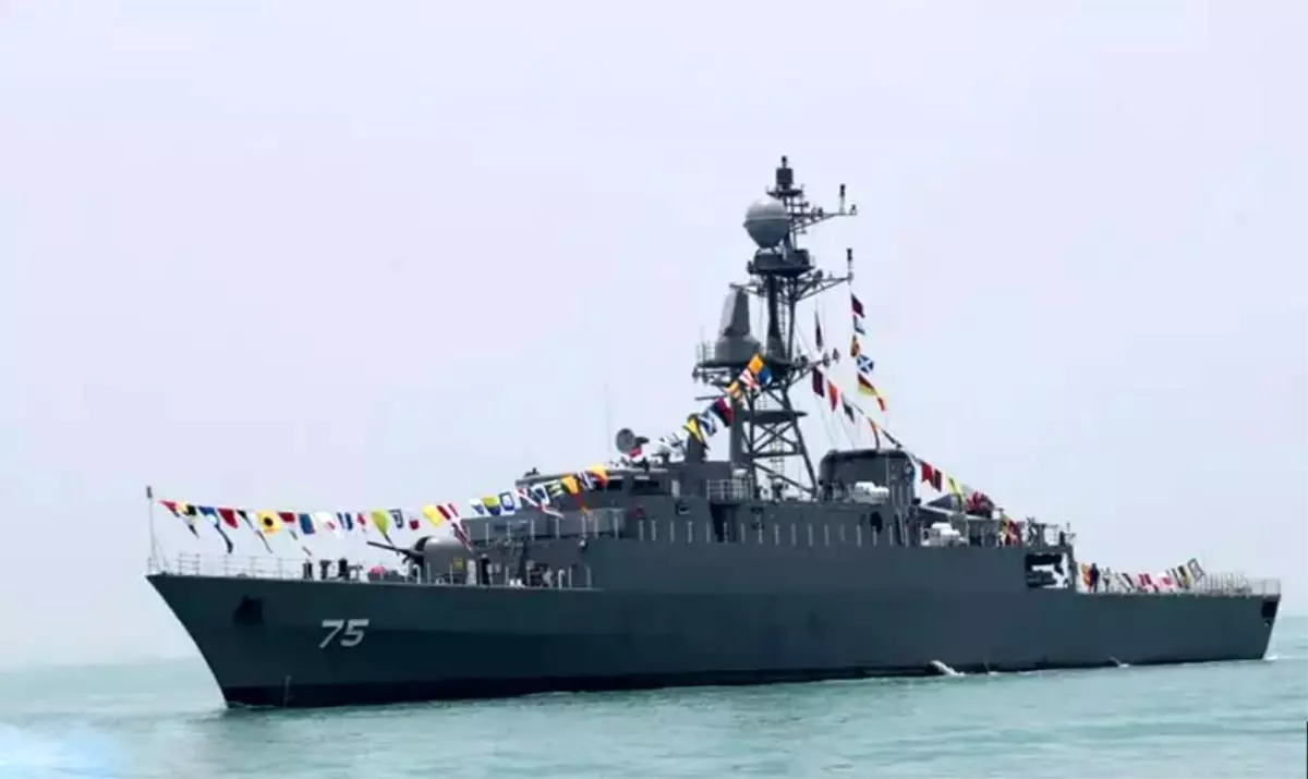 ABD, İran Fırkateynini Batırdı