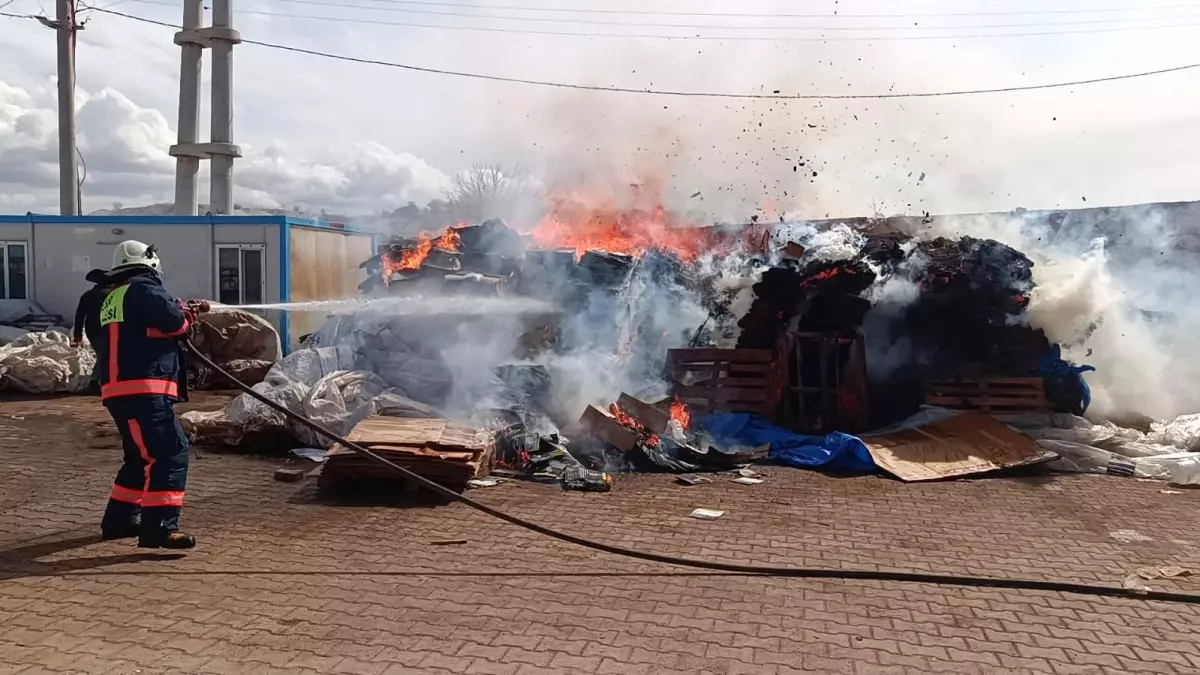 Besni\'de Tütün Tesisi Yangını