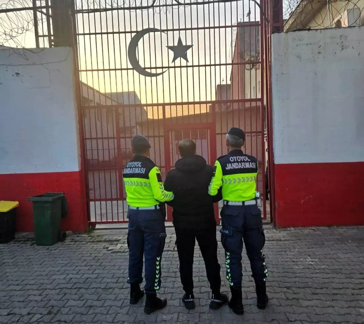 Aydın\'da 12 Düzensiz Göçmen Yakalandı