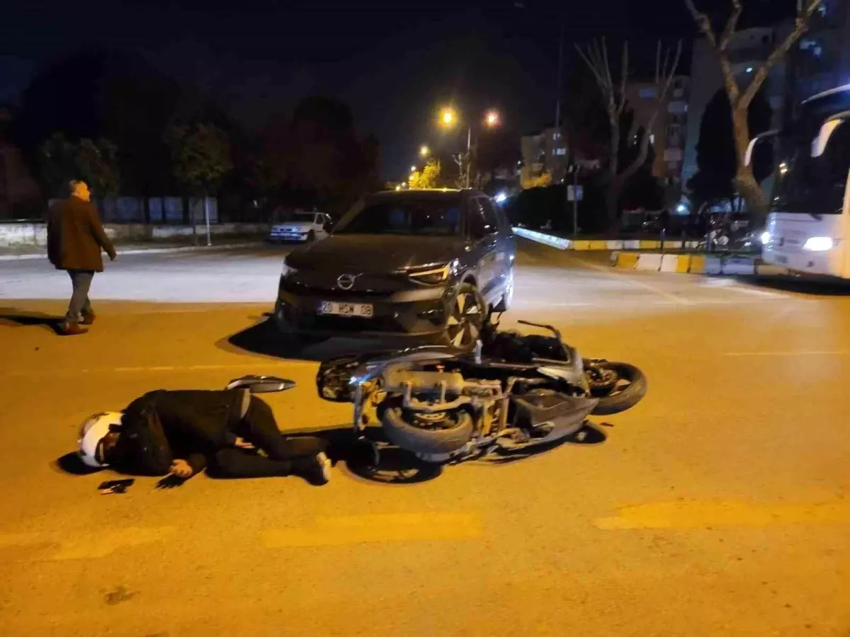 Aydın\'da Otomobil-Motosiklet Kazası: 2 Yaralı