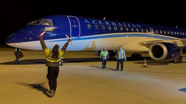 Bakü-Nahçıvan uçağı 71 yolcusuyla Iğdır'a indi