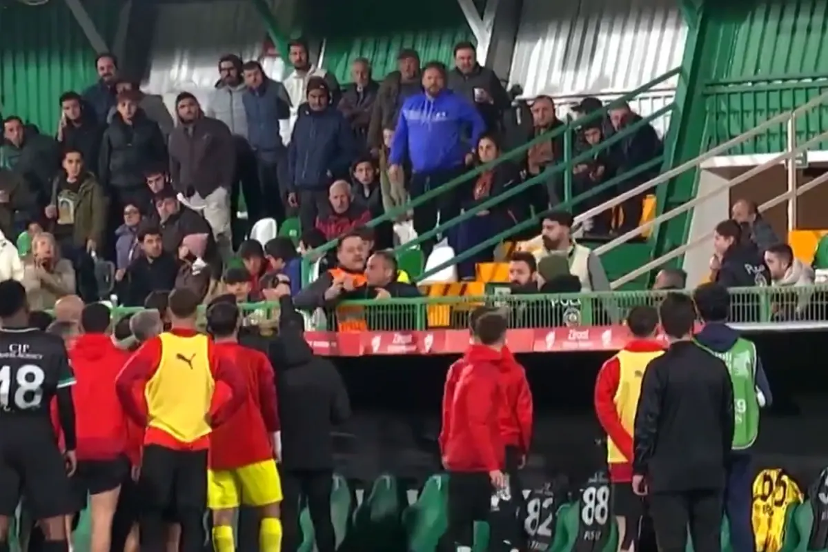 Bodrum FK-Iğdır FK maçında ırkçılık skandalı! Stattan apar topar çıkartıldı