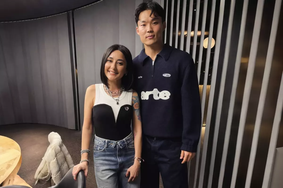 Düştüğü not bomba! Melek Mosso Süper Lig devinin golcüsüyle fotoğraf paylaştı 