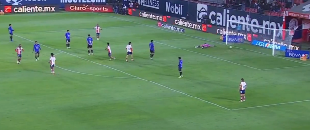 Fener'in eski yıldızından inanılmaz gol