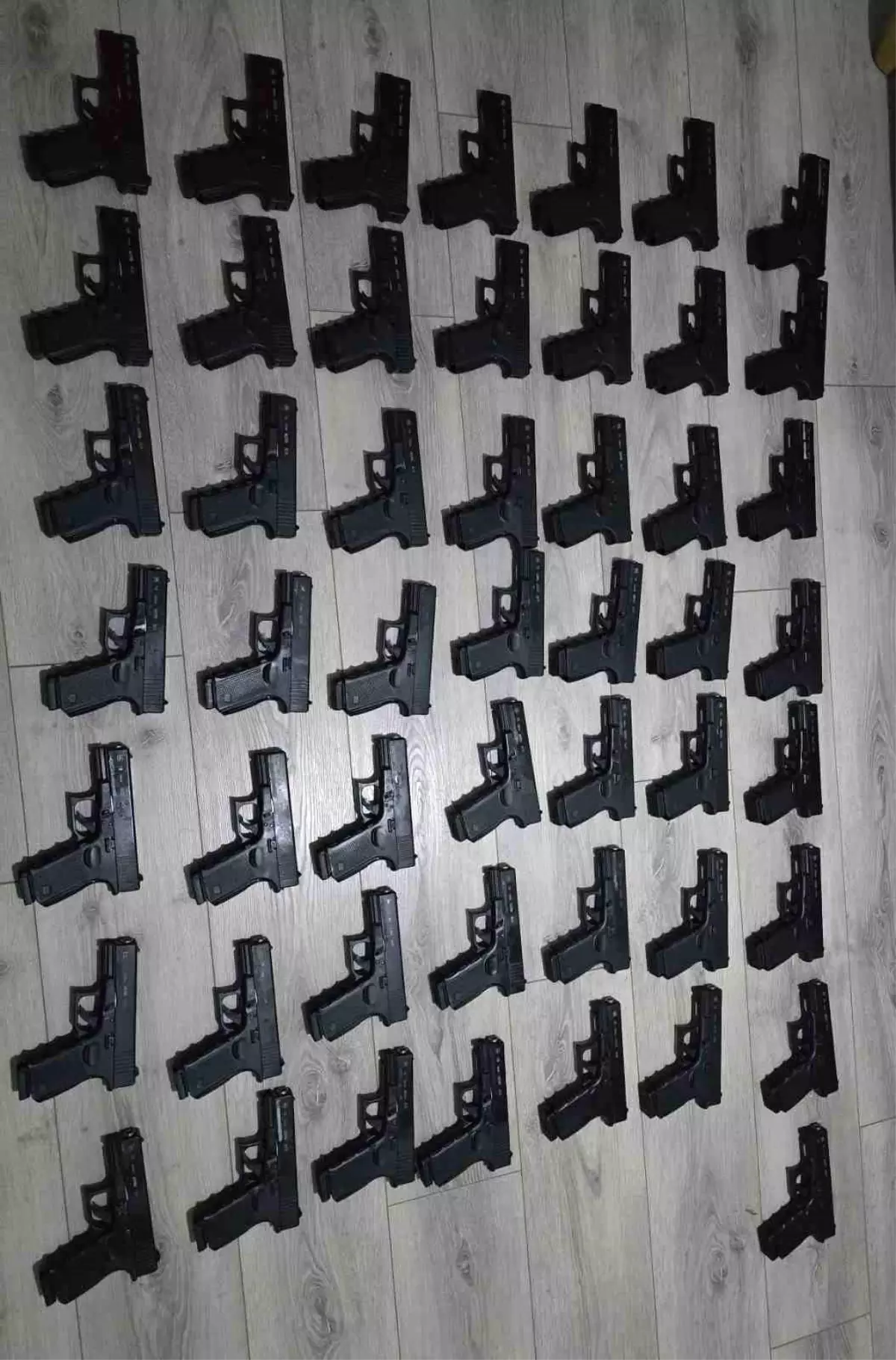 İstanbul\'da Yasadışı Silah Ticareti Operasyonu