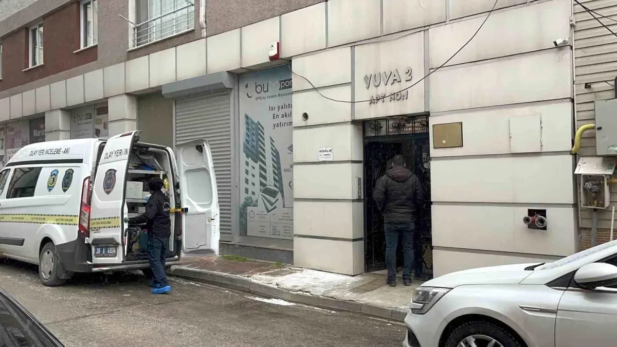 Koca Eşini Boğarak Öldürdü, Sonra Kendini Attı