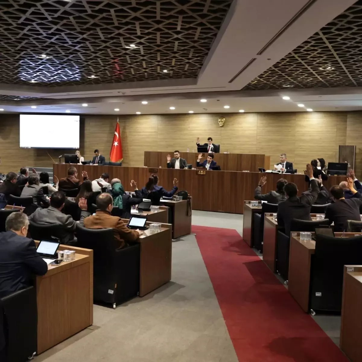 Kütahya Belediye Meclisi\'nde 57 gündem maddesi görüşüldü, 4 madde reddedildi